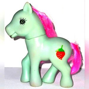 Vintage GI-GO Pony Mint Green Strawberry Cutie Mark.